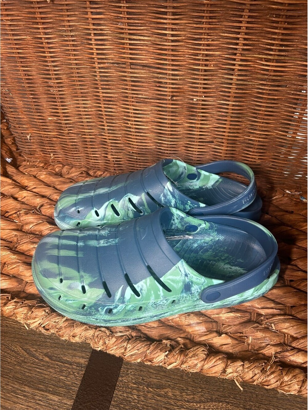 Blue green marbled clogs - Picture 3 of 6